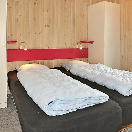 Prázdninový dům Four-bedroom Holiday In Henne 8 *